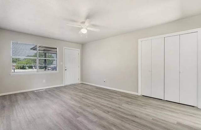 Move-In Ready Brick Ranch with a Huge Fenced Backyard Gallery 3