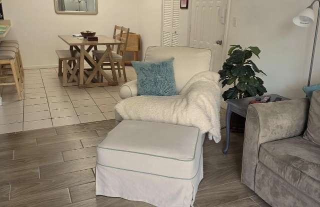 3402 Gardens E Drive Gallery 2