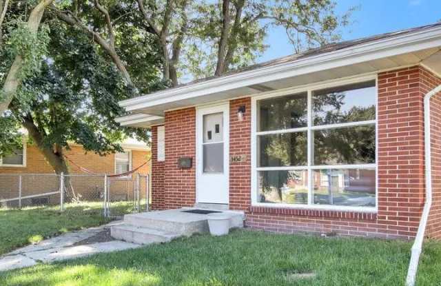 3452 1st Ave - 3452 1st Avenue, Racine, WI 53402 3452 1st Ave - 3452 1st Avenue, Racine, WI 53402