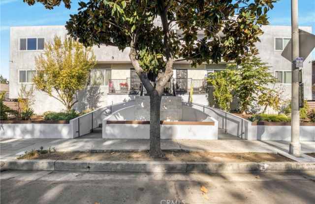 6643 De Longpre photos photos