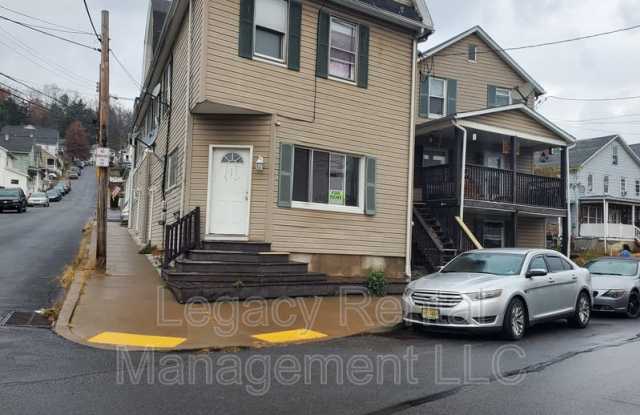 533 West Shawnee Avenue 2nd FL - 2 photos photos