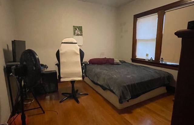 Large Single Family Home in Heart of La Crosse photos photos