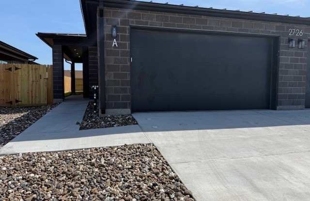 2726 Grace unit: A photos photos