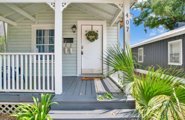 Downtown 1 Bedroom Cottage Gallery 3