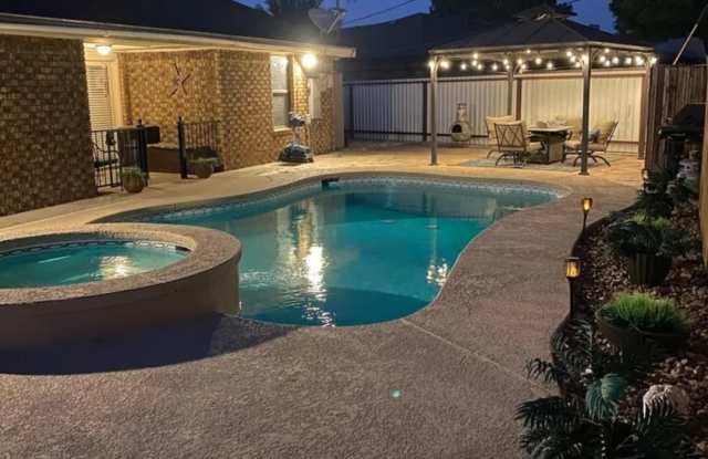 514 Mission Arch Drive - 514 Mission Arch Drive, Roswell, NM 88201