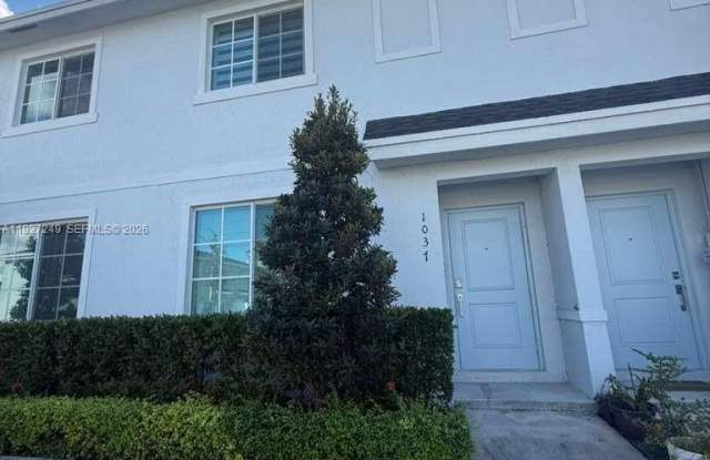 1037 NW 5th St photos photos