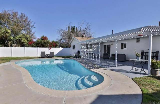8828 Jaylee Avenue photos photos