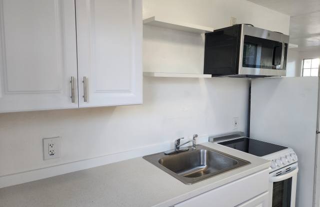 6116 Brooklyn Avenue (studio) photos photos