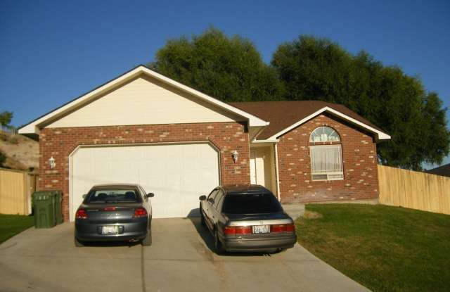613 North 9th Street - 613 North 9th Street, Selah, WA 98942