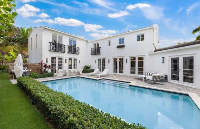 2887 Pine Tree Dr photos photos