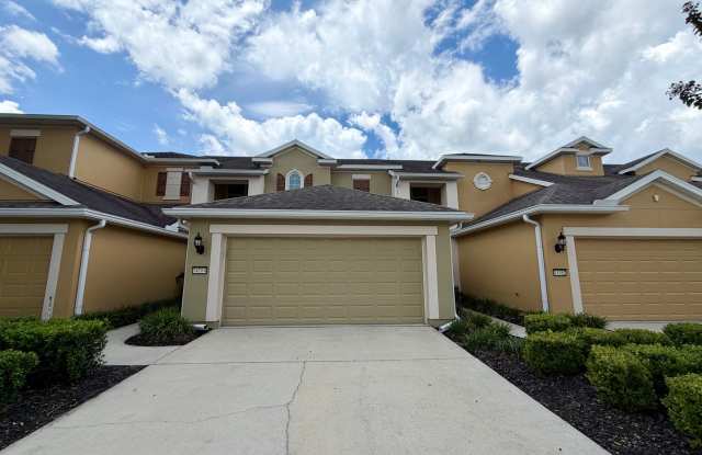 Spacious Townhome in Central Location! Gallery 1