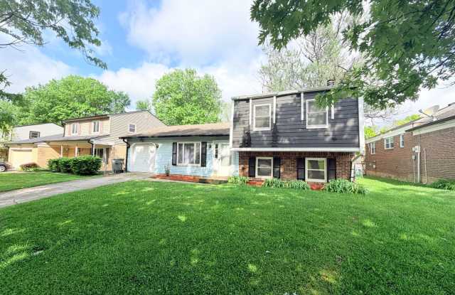 NOW SHOWING: 3 Bedroom / 1.5 Bath located at 5508 Meckes Ln in Indianapolis, IN. photos photos