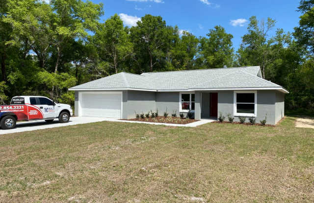 Desirable SW Ocala Neighborhood 3/2/1 **WON"T LAST** Gallery 4