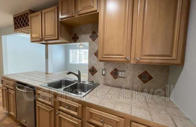 12813 Starling Dr Gallery 4