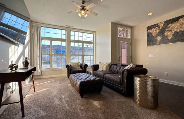 Amazing Location - Downtown Modern Living: 4 Bed 4 Bath! Gallery 3