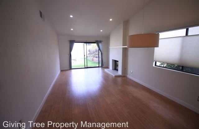 6978 Batiquitos Dr Gallery 2
