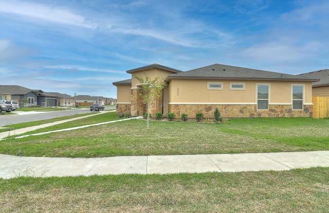 2202 Crystal Bay Dr - 4/Bed 3/Bath - $2,495/month Gallery 3