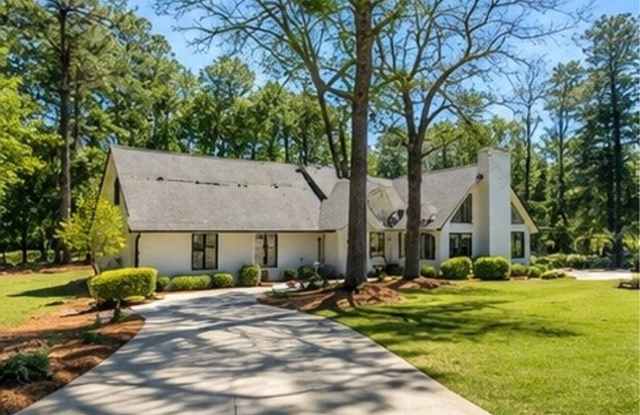 Luxury Lake Community Retreat | 6 Bedrooms with Sauna Gallery 3