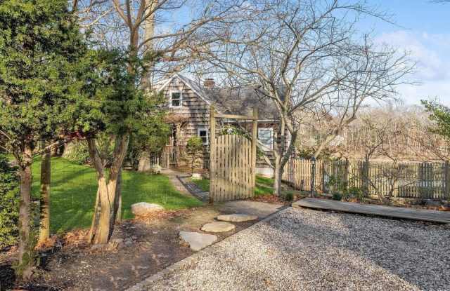 795 Monsell Lane photos photos