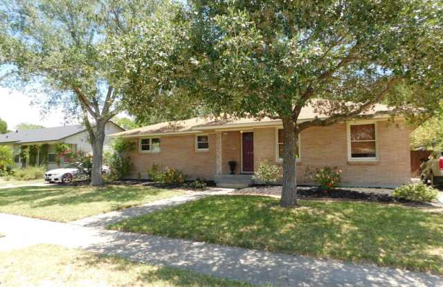 925 Wilshire - 2/Bed 2/Bath - $1845/month photos photos