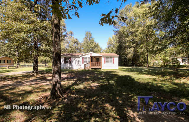 3 bedroom 2 bath home on large lot in Stonewall! photos photos