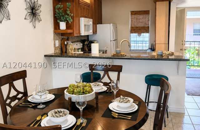 2821 Somerset Dr photos photos