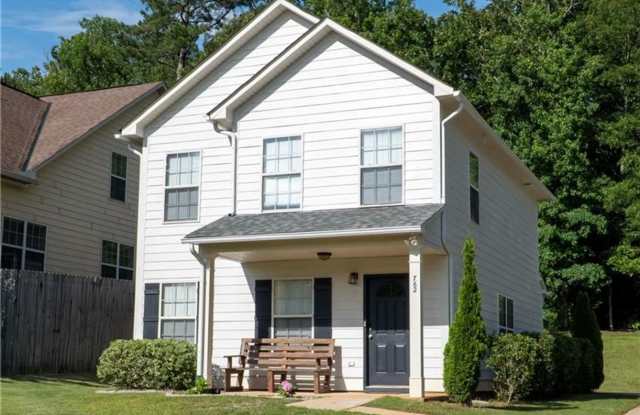 Cute 2 Story Home in Lundy Chase photos photos