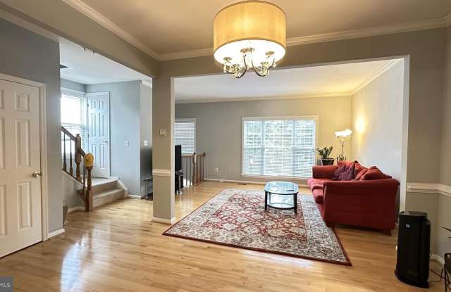 511 GINKGO TERRACE NE Gallery 3