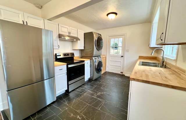 Beautiful Hardwood Floors and More - 731 West Sycamore Street, Chase City, VA 23924