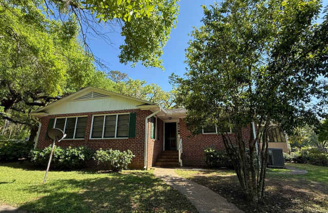 East Tallahassee Acreage Home - 2140 Hill North Dale Drive North, Leon County, FL 32317 East Tallahassee Acreage Home - 2140 Hill North Dale Drive North, Leon County, FL 32317