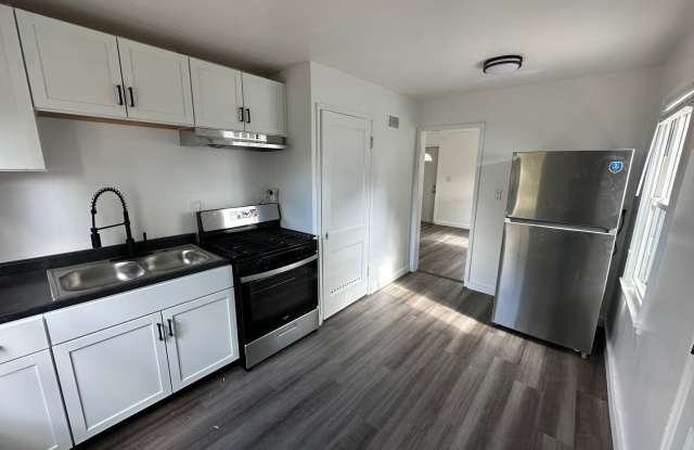 Charming Single Family Home - 3329 North Stanley Street, Peoria, IL 61604