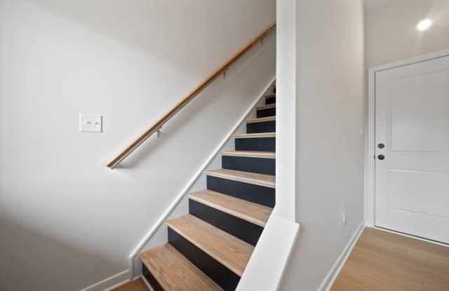 3406 Carlton Street Gallery 2