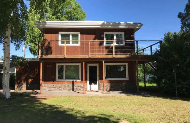 Spacious & centrally located 4 bed / 3 bath house FOR RENT photos photos Spacious & centrally located 4 bed / 3 bath house FOR RENT photos photos