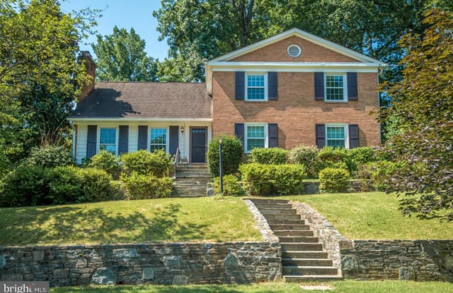 2 WINTERBERRY COURT - 2 Winterberry Court, Bethesda, MD 20817