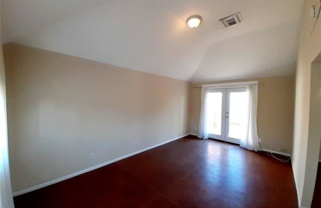 1067 East Oakey Gallery 4