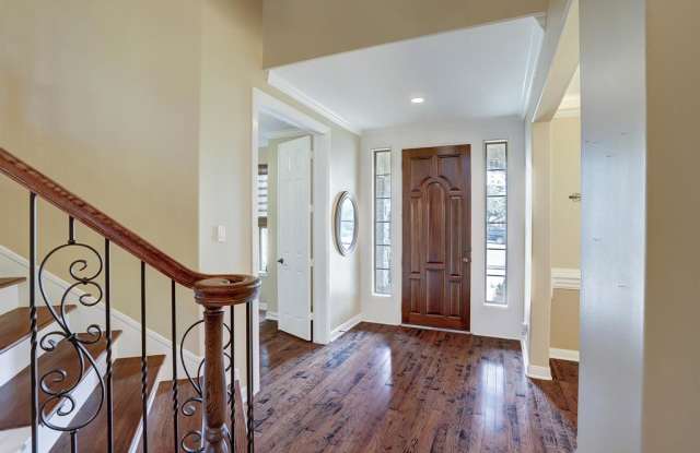 3702 Louvre Lane Gallery 3