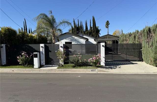 5527 Beckford Avenue photos photos