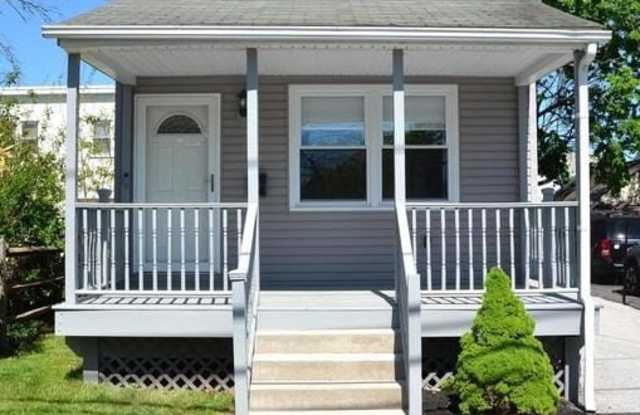 713 MILLER STREET photos photos