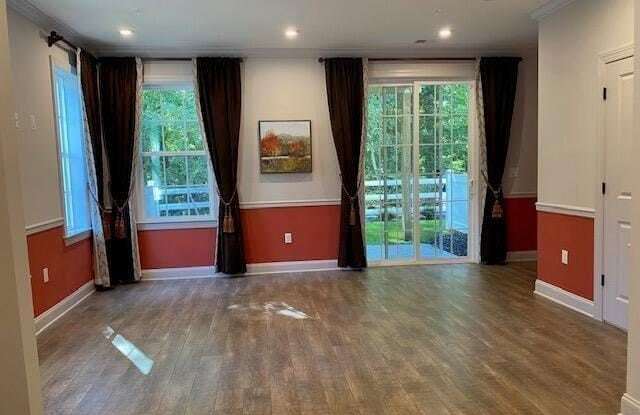 2601 Evans Lane Gallery 3