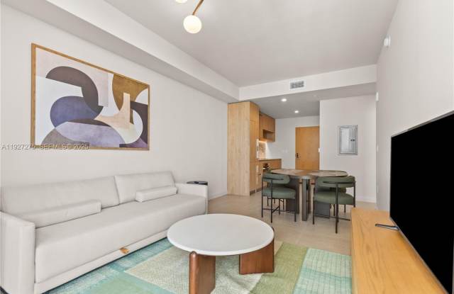 11 NE 6th St photos photos