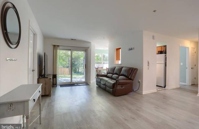 3815 SUNNYFIELD Court Gallery 4