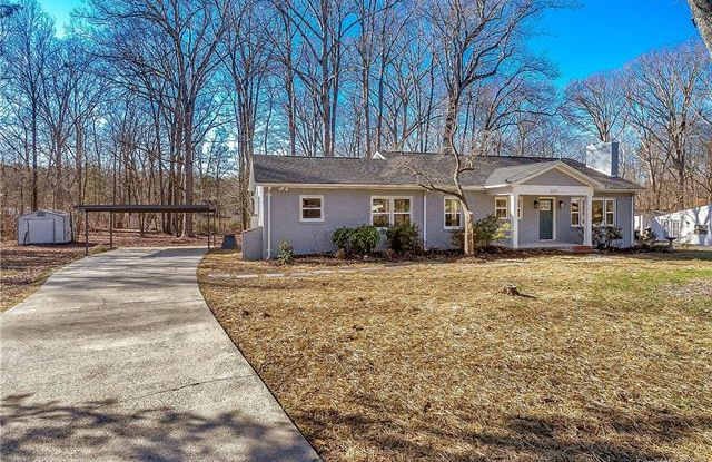 6327 Woodland Circle Gallery 2