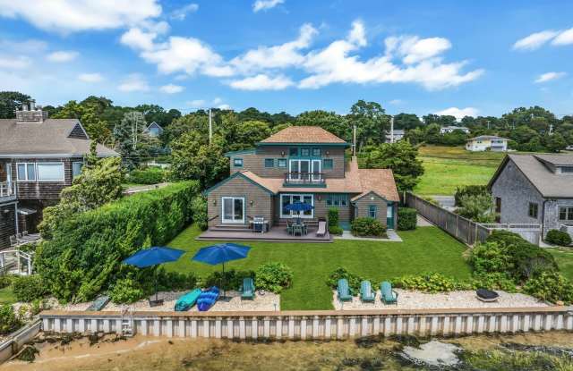 310 E Montauk Highway Gallery 2