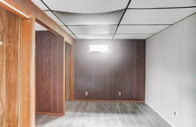 104 North Halloway Street Gallery 4