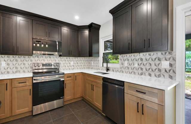 2431 Kent Avenue photos photos