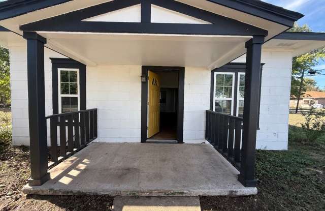 105 South Magnolia Street photos photos