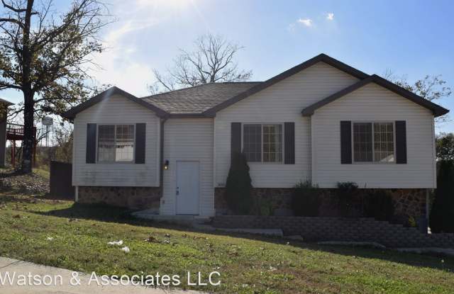 109 Lakeview Ct - 109 Lakeview Court, St. Robert, MO 65584