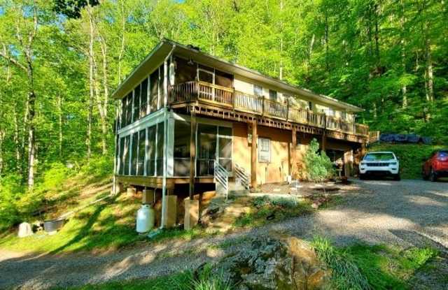 239 Wayah Woods Lane - 239 Wayah Woods Lane, Macon County, NC 28734