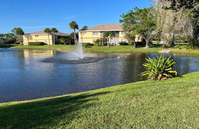 1533 SE Royal Green Circle photos photos