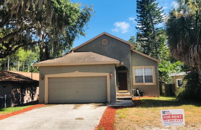 1130 E Oakwood St - 1130 East Oakwood Street, Tarpon Springs, FL 34689